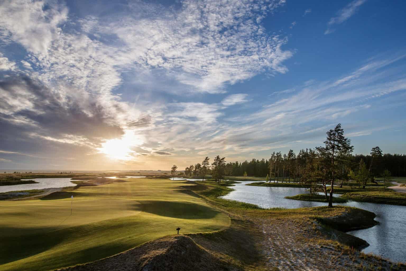 Pärnu Bay Golf Links är en Linksbana i Estland.