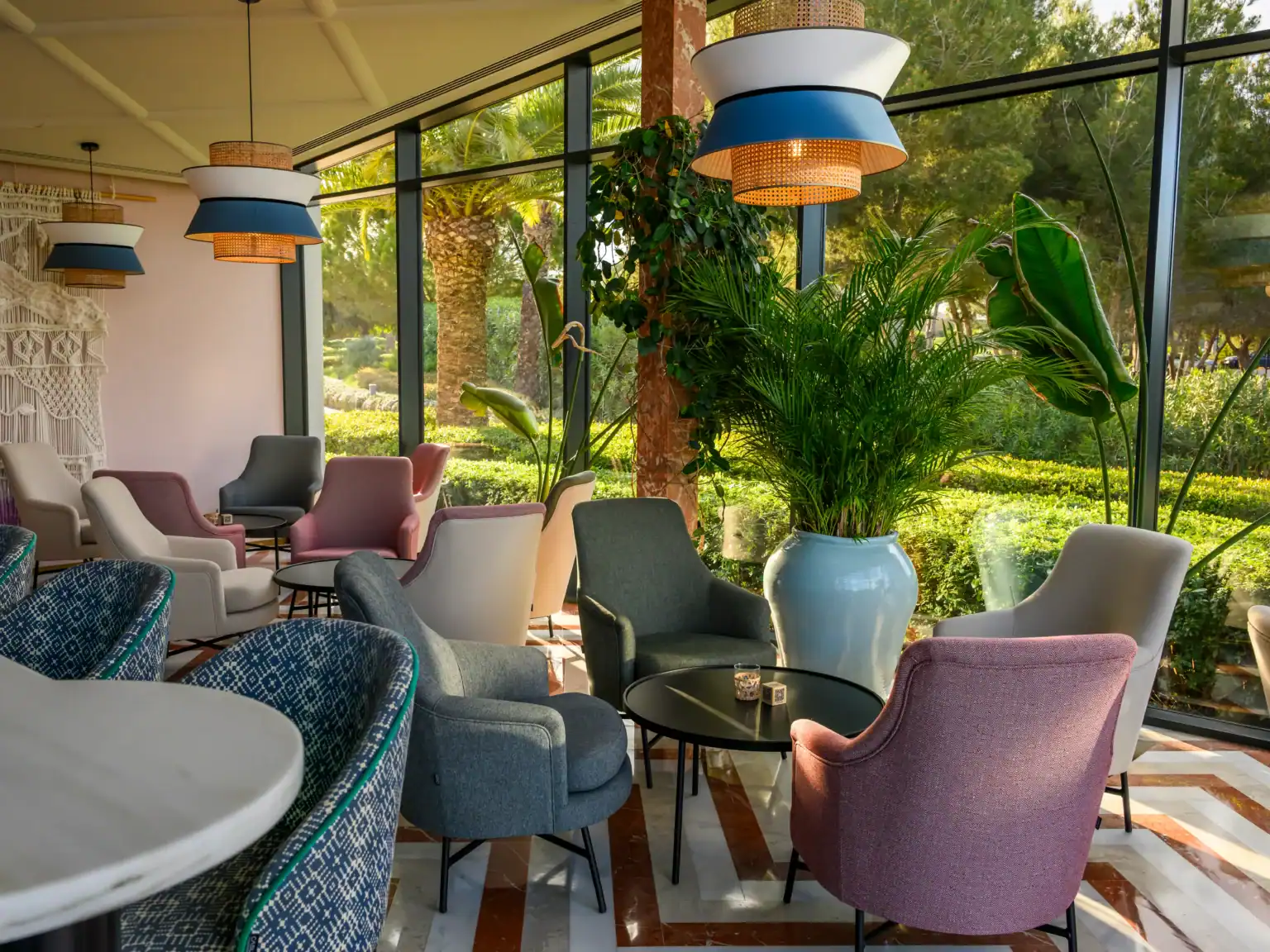 Flertalet restaurang alternativ finns på Las Colinas Residences.
