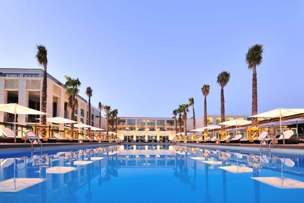 TivoliVictoria_swimmingpool_