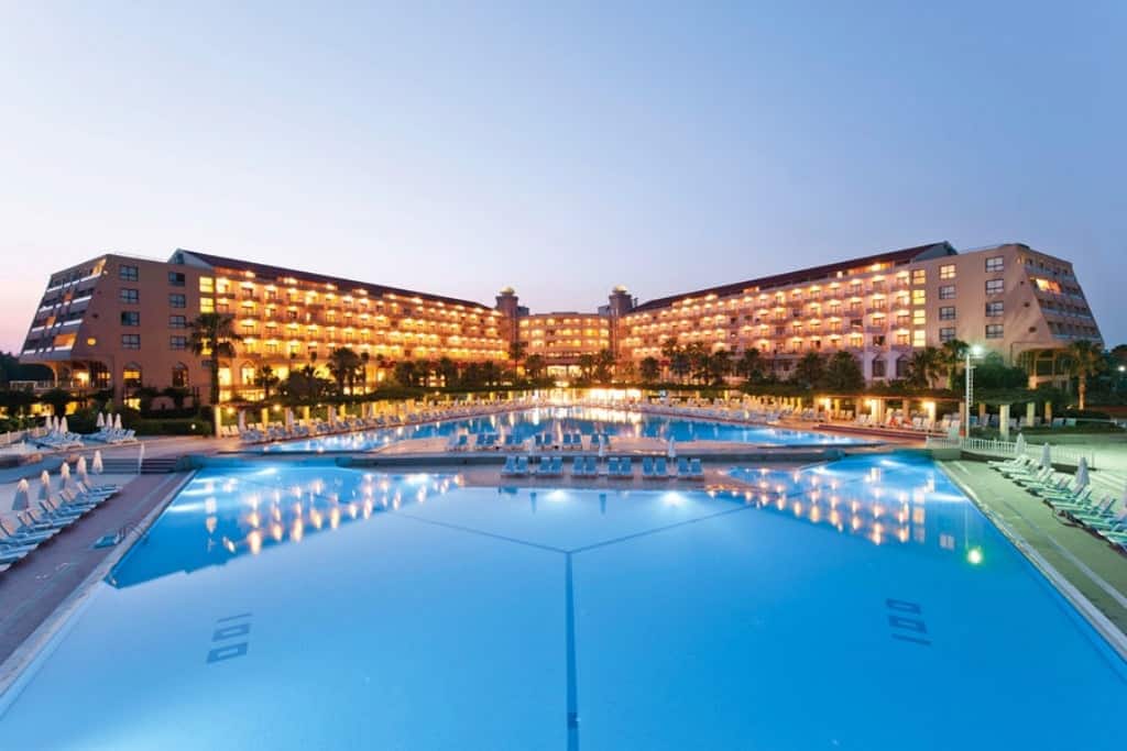 Kaya Belek Hotel ligger trevligt vid havet med gångavstånd till golf.