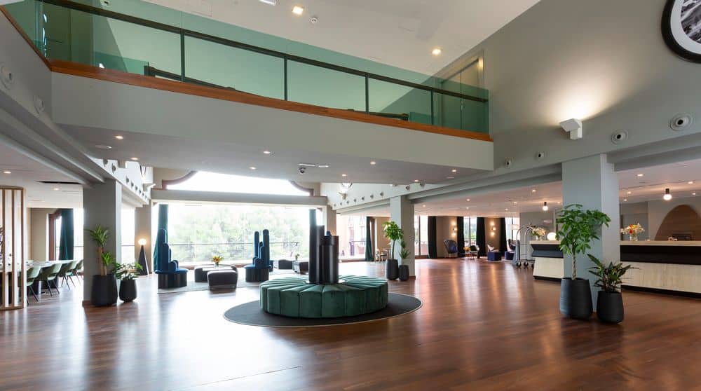 DoubleTree-by-Hilton-barcelona-golf-lobby