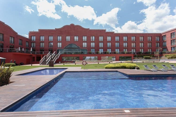 DoubleTree-by-Hilton-barcelona-golf-utvändigt