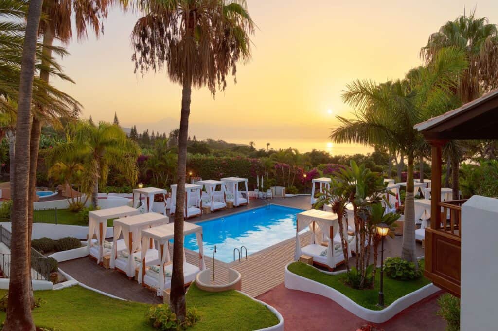 Hotel_jardin_tecina_pool_bynight-1024x680