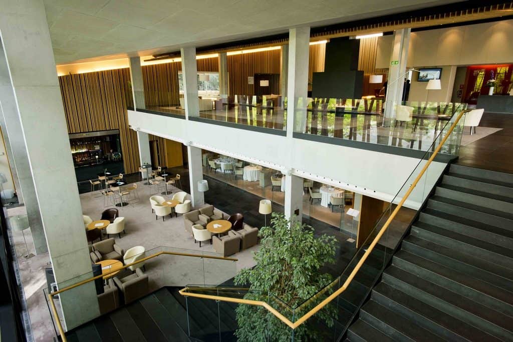 La-Mola-Hotel-Lobby-Bar-1024x683