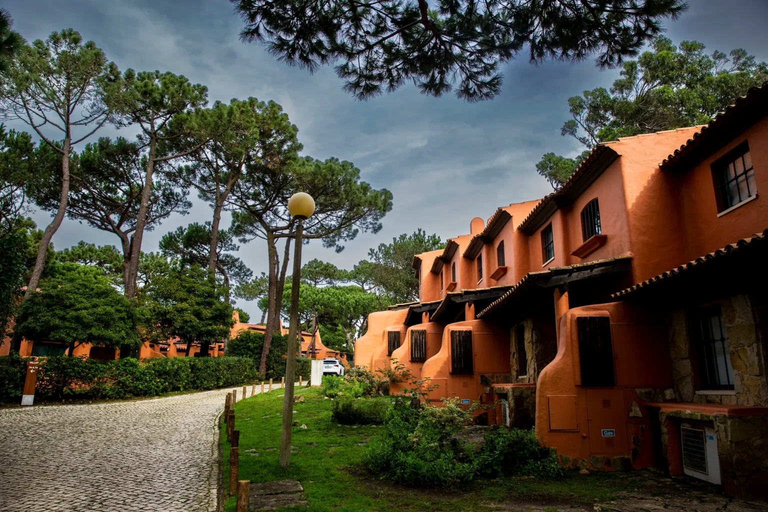 Rymliga och trevliga radhus på Quinta da Marinha Village.