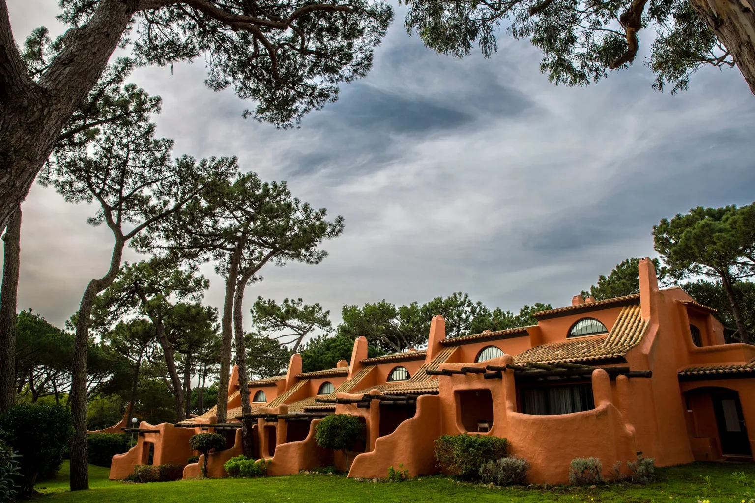 Rymliga och trevliga radhus på Quinta da Marinha Village.