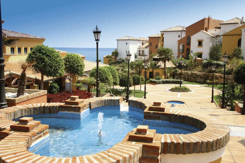 La_hacienda_alcaidesa_links_golf_resort_pool-1024x683