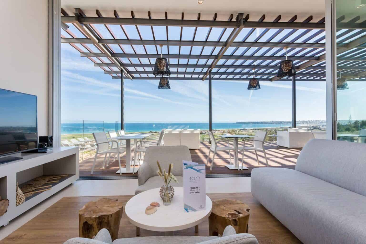 Palmares Beach Hotel i Algarve är ett mysigt boutiquehotell med 27hål, designade av Robert Trent Jones Jr.