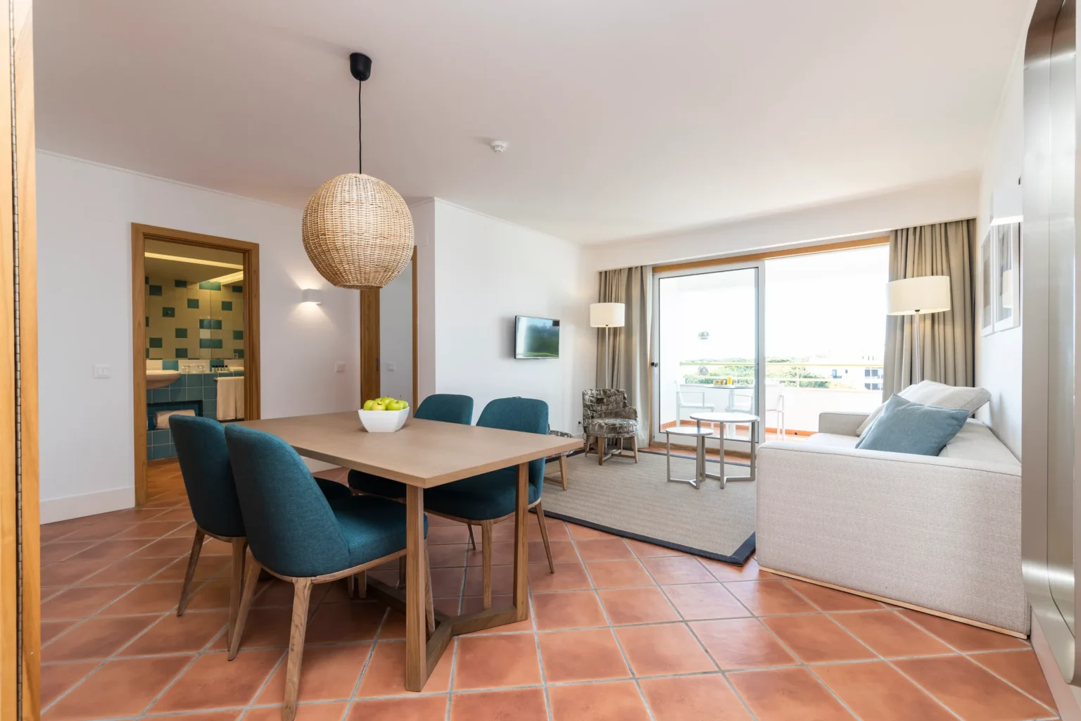 Fräscha och trevliga ytor på The Patio Suite Hotel.