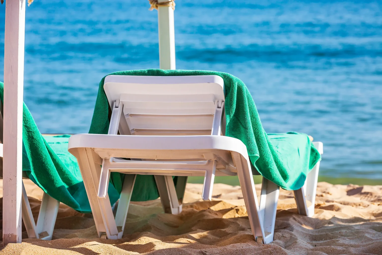 Med boende på The Patio Suite Hotel har du närhet till både hav och golf.