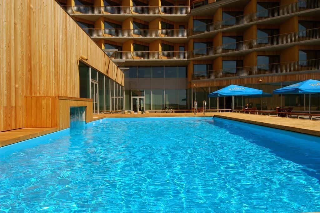 Poolområde på Georg Ots Spa Hotel.