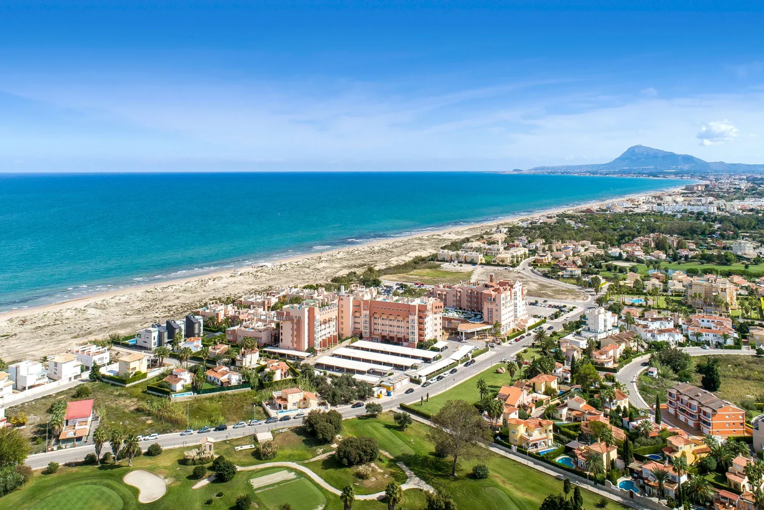 Helikoptervy på Oliva Nova Beach & Golf Hotel.